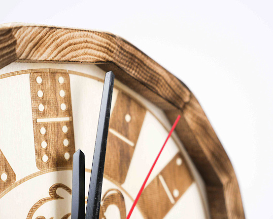 Часы Бочонок Добрыня (Домино)
